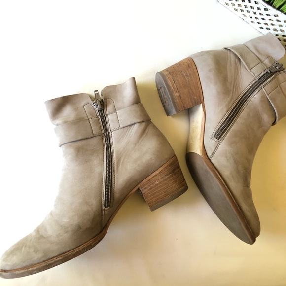 🌻Paul Green Tan Ankle Boots🌻 - Picture 8 of 8